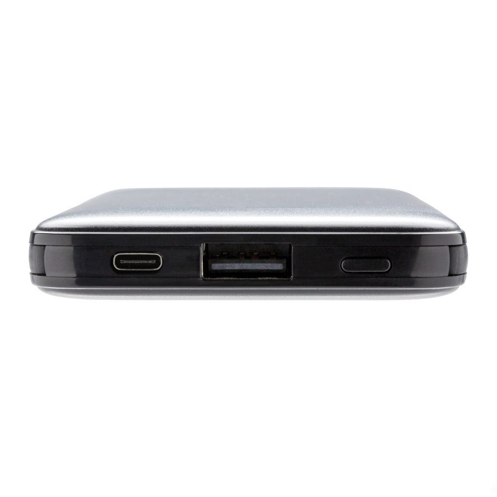5.000 mAh powerbank i fickformat med integrerade kablar
