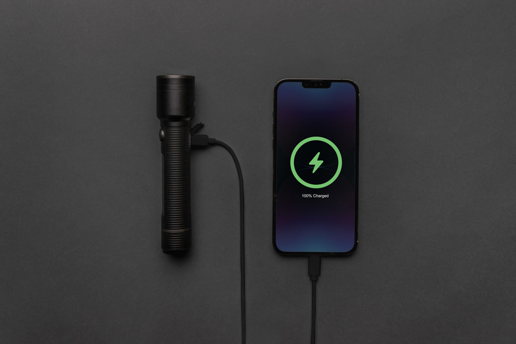 Gear X USB-återuppladdningsbar stor ficklampa RCS aluminium