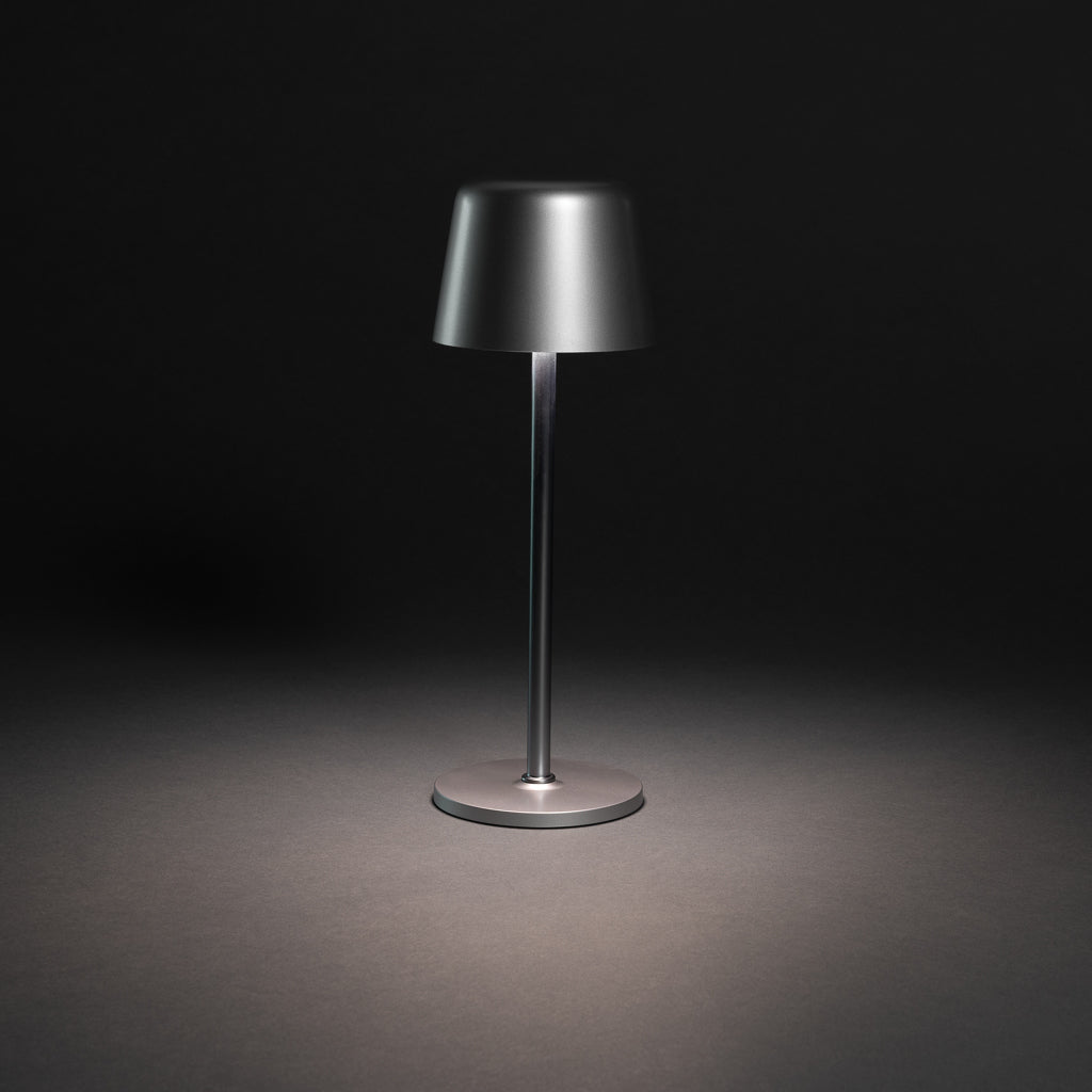 Zenic RCS återvunnen plast USB laddningsbar bordslampa