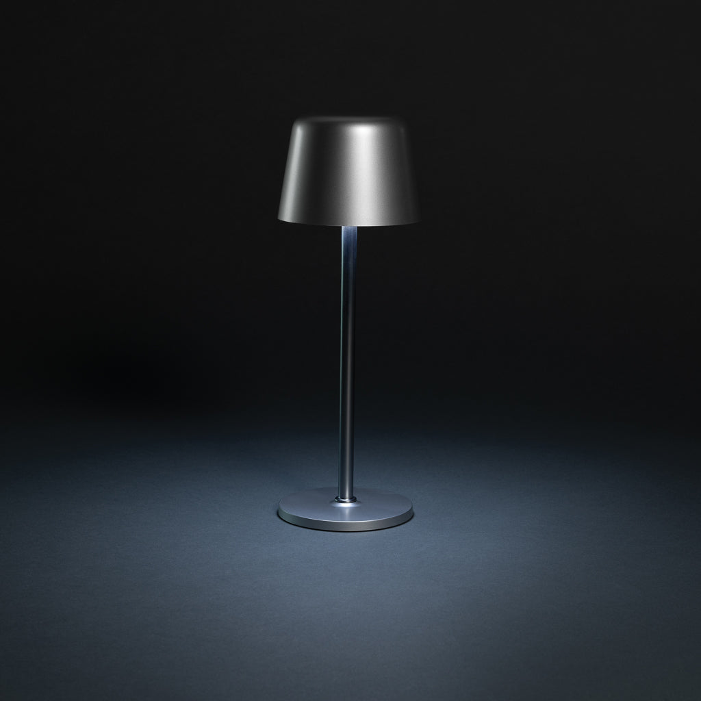 Zenic RCS återvunnen plast USB laddningsbar bordslampa