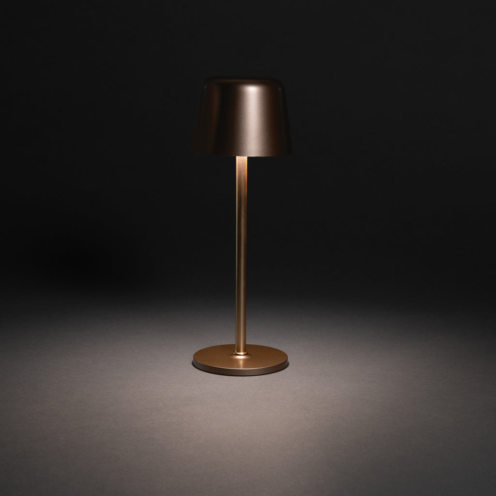 Zenic RCS återvunnen plast USB laddningsbar bordslampa