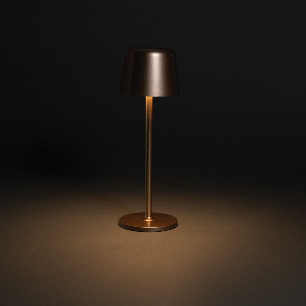 Zenic RCS återvunnen plast USB laddningsbar bordslampa
