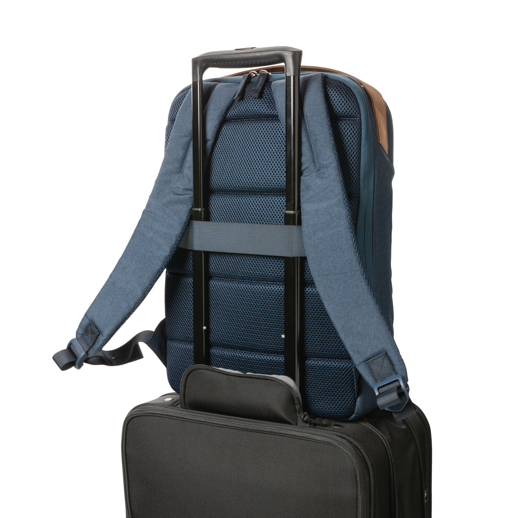 Impact AWARE™ 300D two tone lyxig 15.6' laptopryggsäck