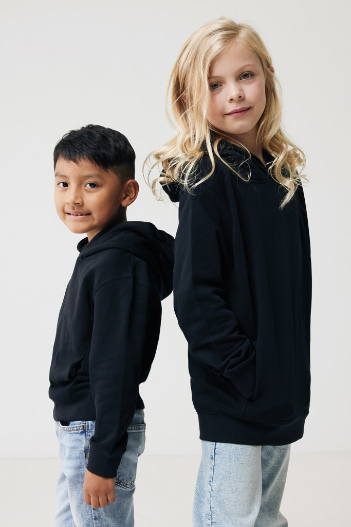 IQONIQ Yengo barnhoodie i återvunnen bomull med sidofickor