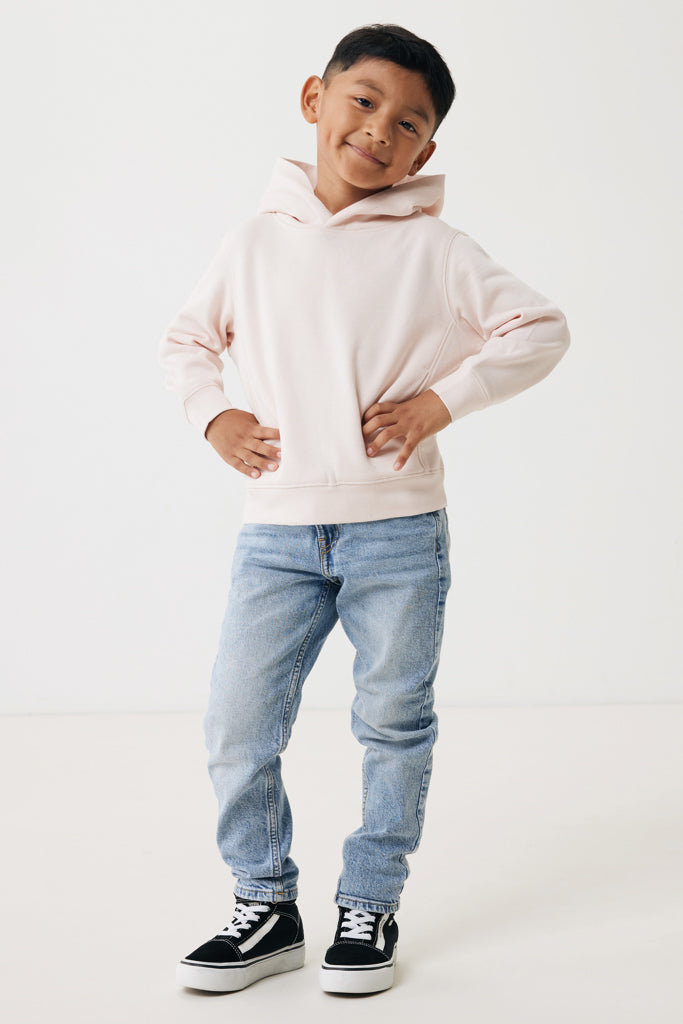IQONIQ Yengo barnhoodie i återvunnen bomull med sidofickor