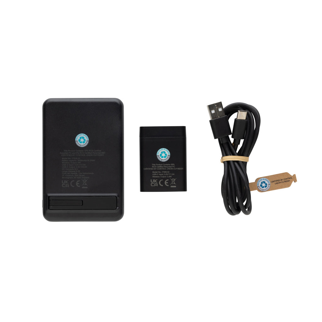 Powerbase 3-i-1-laddare med powerbank i RCS återvunnen plast