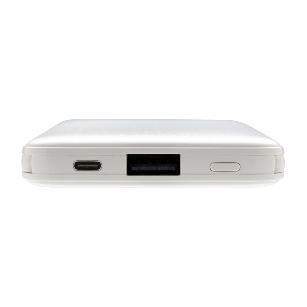5.000 mAh powerbank i fickformat med integrerade kablar