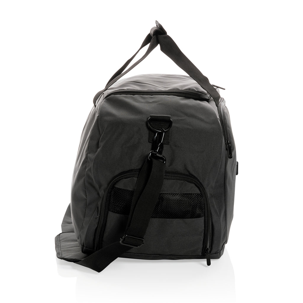 Swiss Peak AWARE™ RPET sport duffle