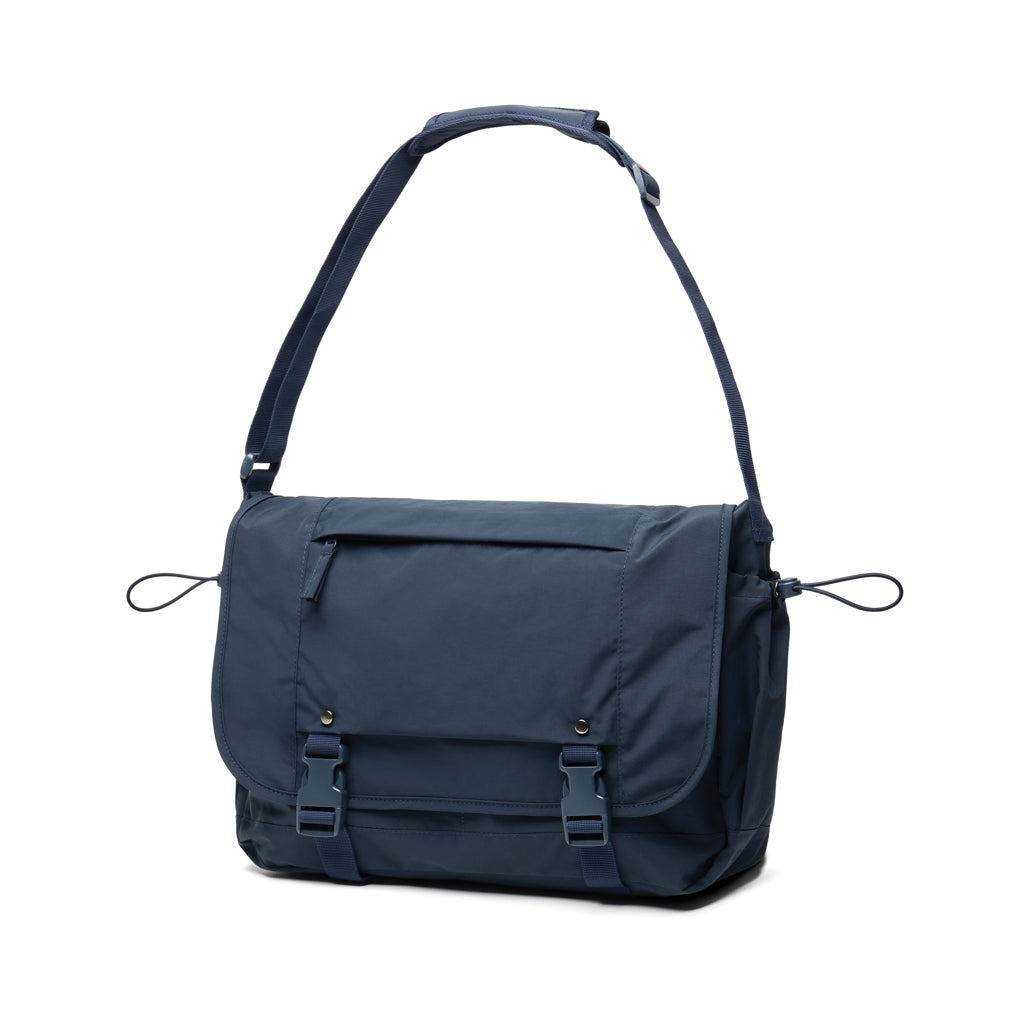 KENTO URBAN RCS återvunnen nylon 15.6' Axelväska