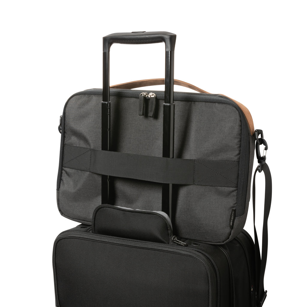 Impact AWARE™ 300D two tone lyxig 15.6' laptopväska