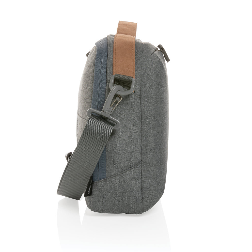 Impact AWARE™ 300D two tone lyxig 15.6' laptopväska