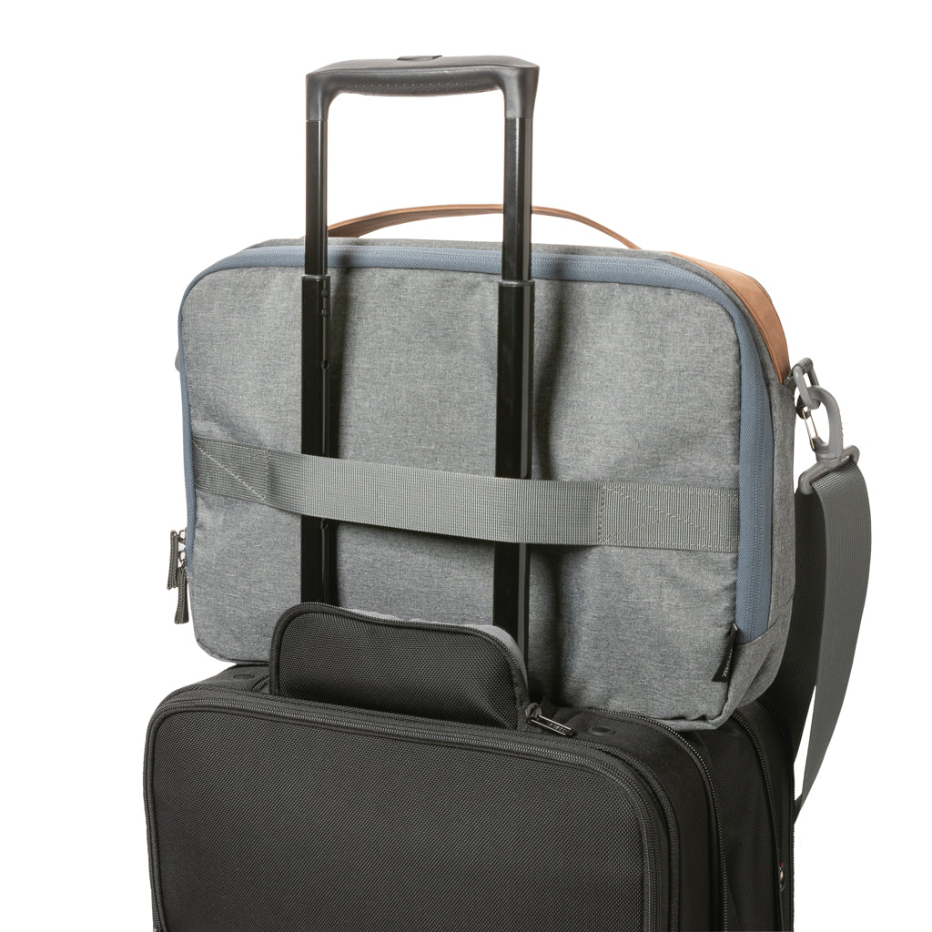 Impact AWARE™ 300D two tone lyxig 15.6' laptopväska