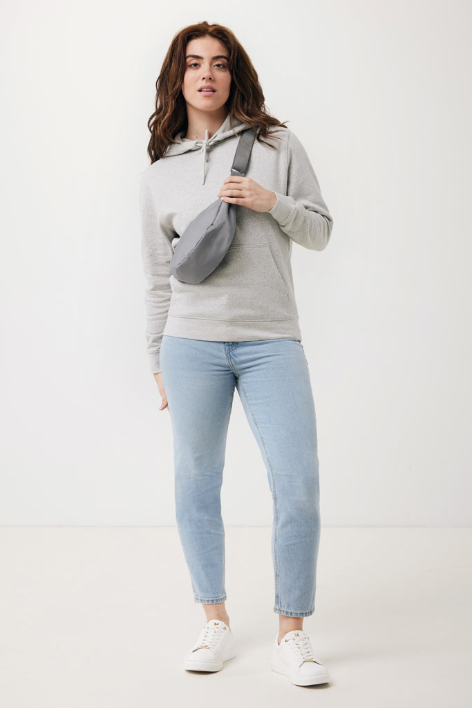 Crescent AWARE™ RPET Halvmåneformad crossbody-väska