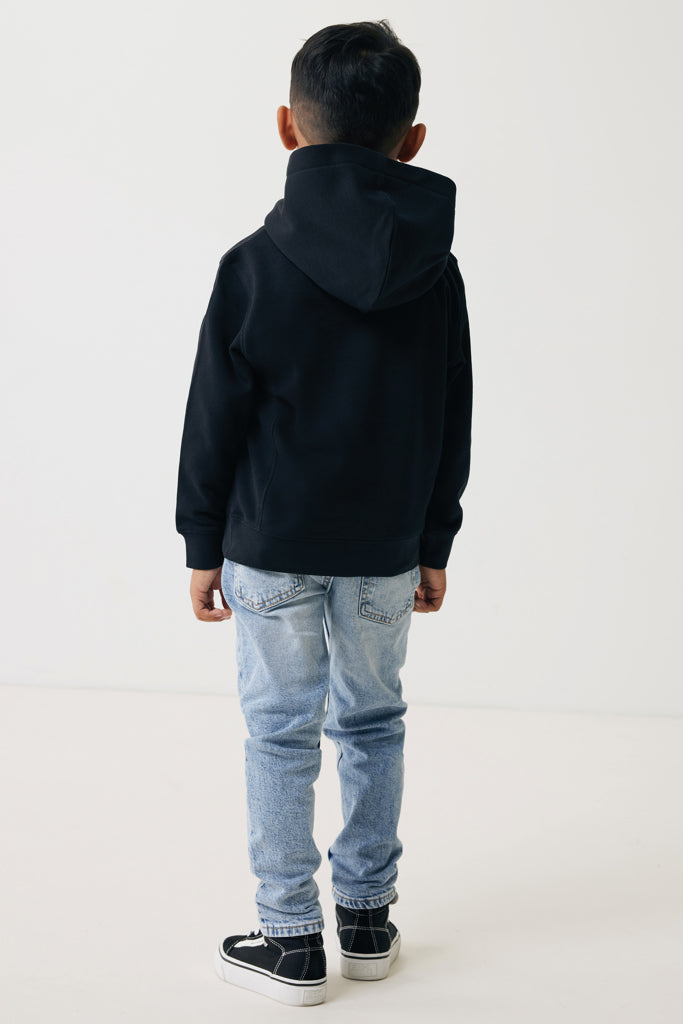 IQONIQ Yengo barnhoodie i återvunnen bomull med sidofickor