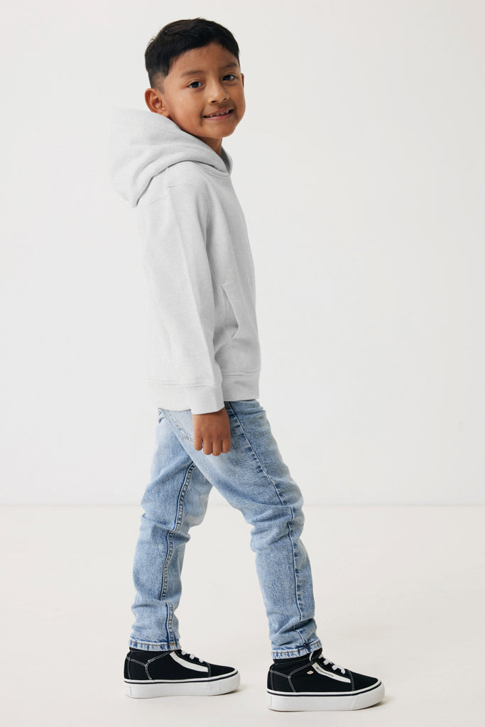 IQONIQ Yengo barnhoodie i återvunnen bomull med sidofickor