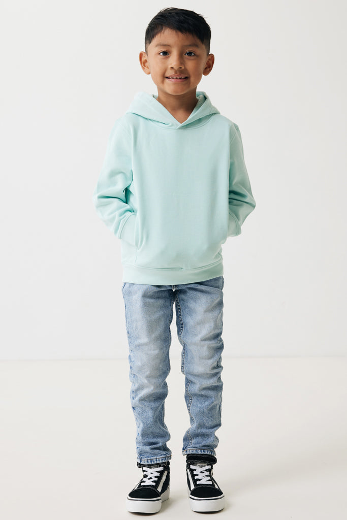 IQONIQ Yengo barnhoodie i återvunnen bomull med sidofickor